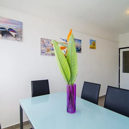 Ivory Apartment *